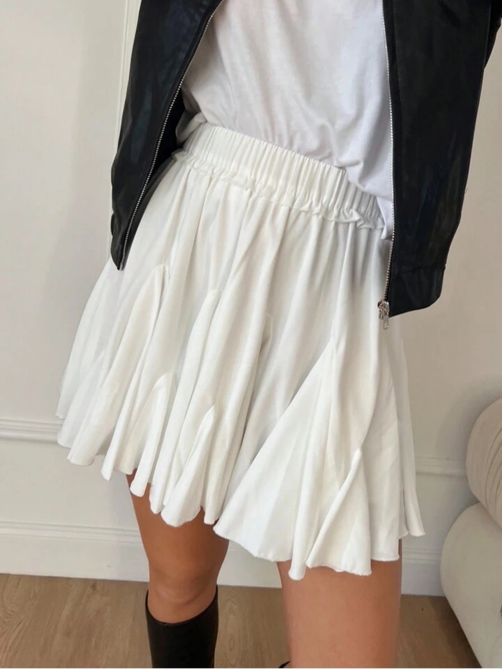 SHEIN White Ruffled Pleated Mini Skirt Size Small
